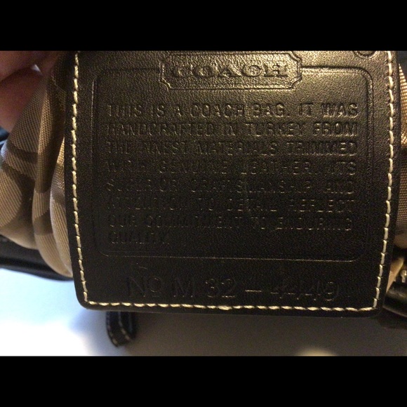 Coach Hobo Shoulder Canvas Leather Bag
Drop 9 - Picture 8 of 8